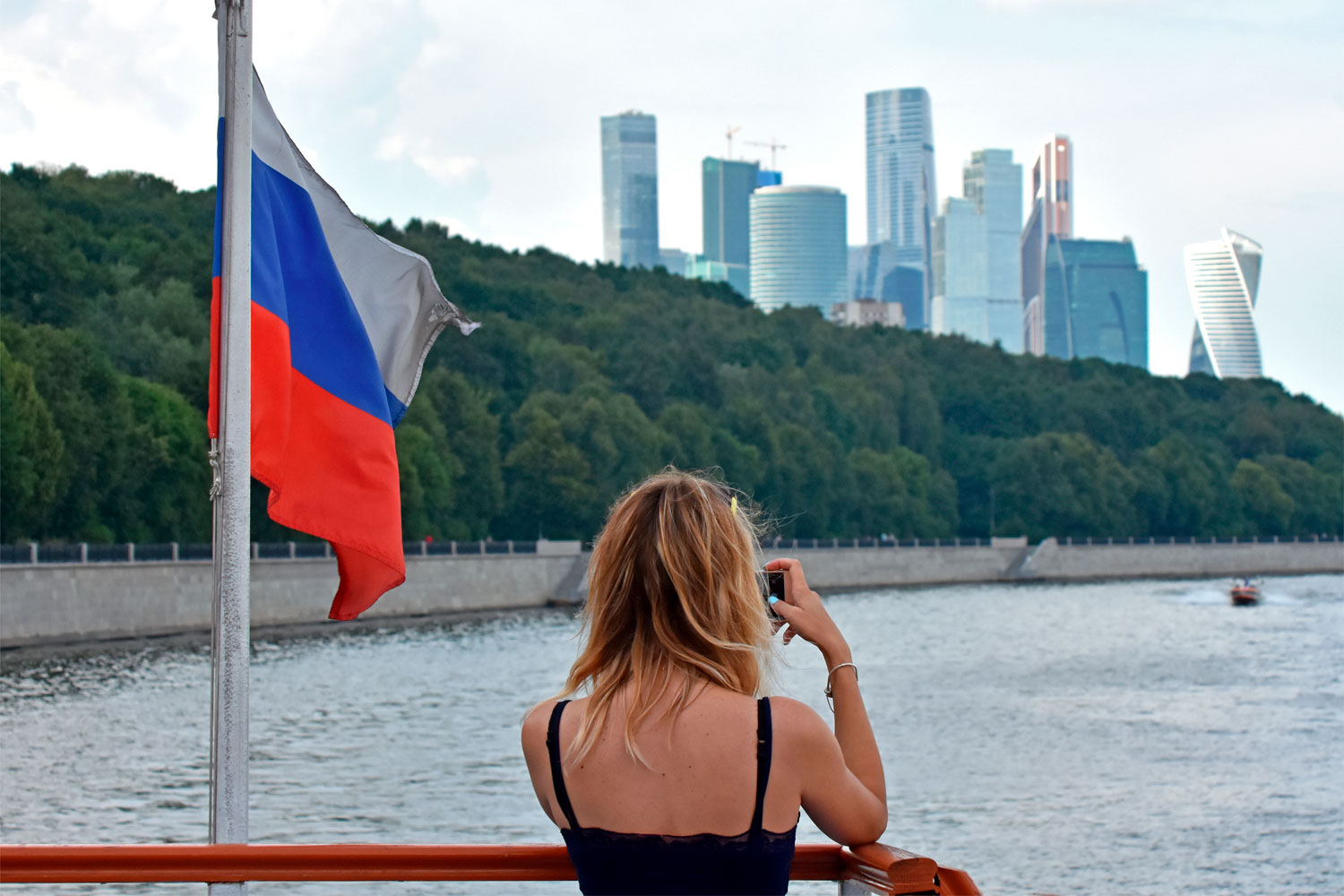 Речная прогулка по центру Москвы от причала Киевский до парка Зарядье — фото 4
