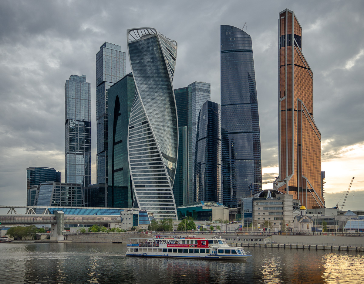 «Огни Небоскрёбов» – речная прогулка с обедом или ужином — фото 3