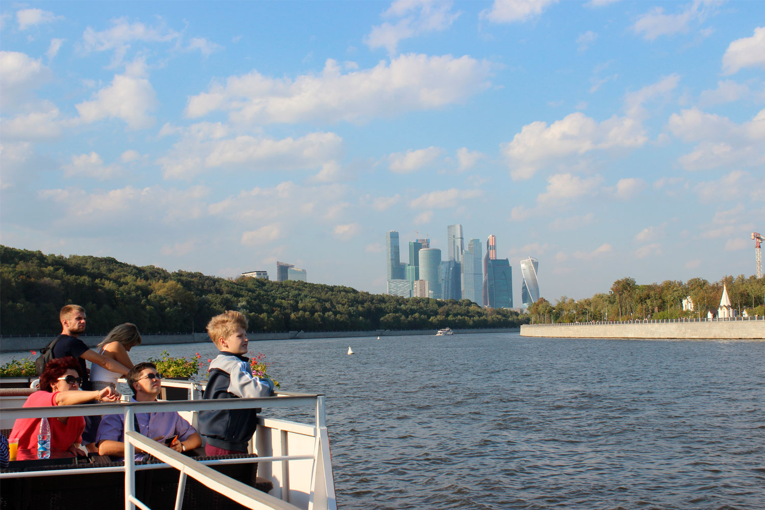 Речная прогулка по центру Москвы от причала Киевский до парка Зарядье — фото 12