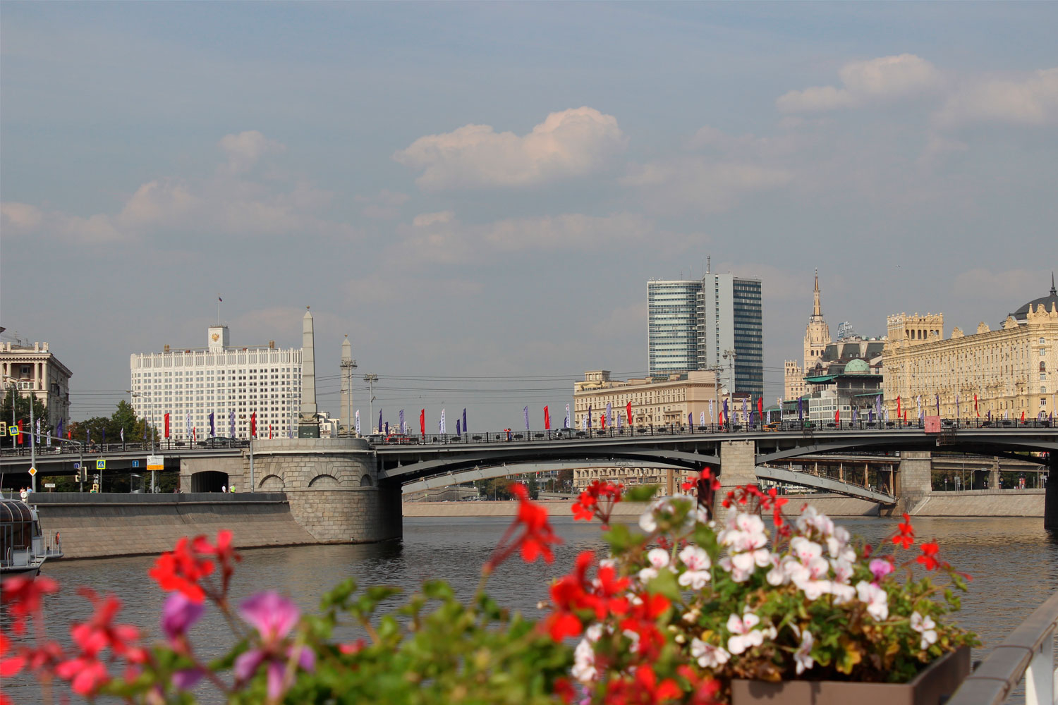 Речная прогулка по центру Москвы от причала Киевский до парка Зарядье — фото 11