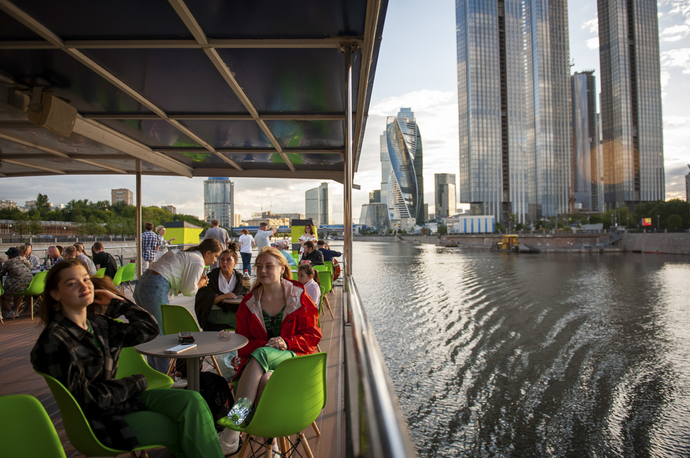 Позднее утро на воде с завтраком-обедом (Бранч-круиз) — фото 7